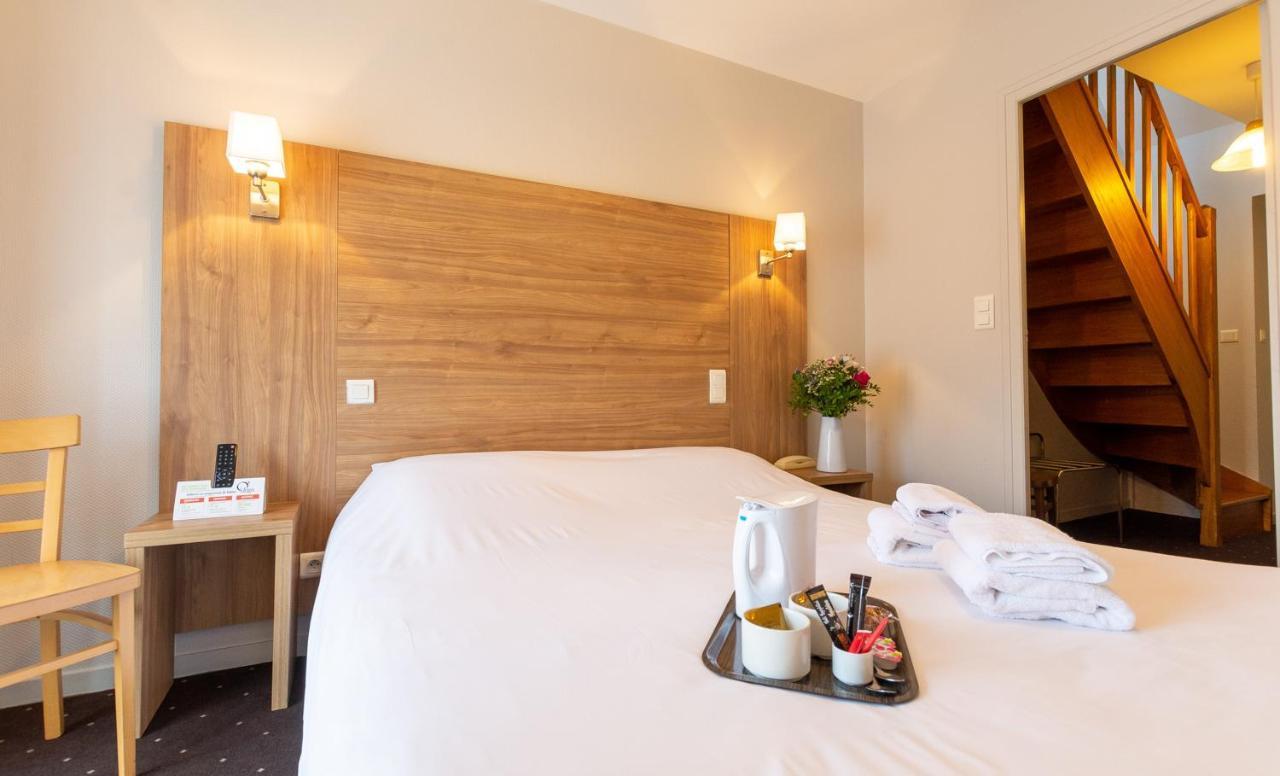 Logis Saint Louis Hotel La Suze-sur-Sarthe Exterior foto