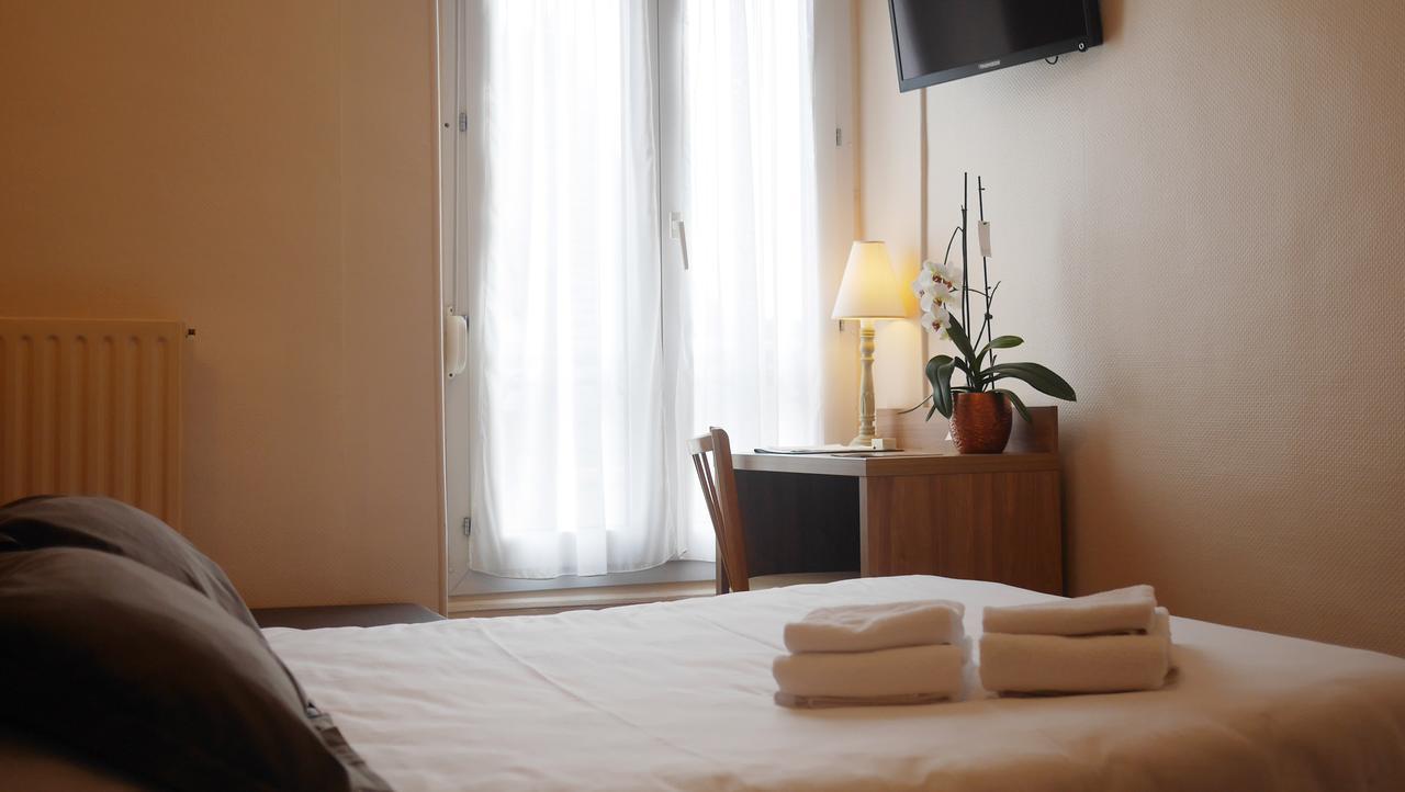 Logis Saint Louis Hotel La Suze-sur-Sarthe Exterior foto